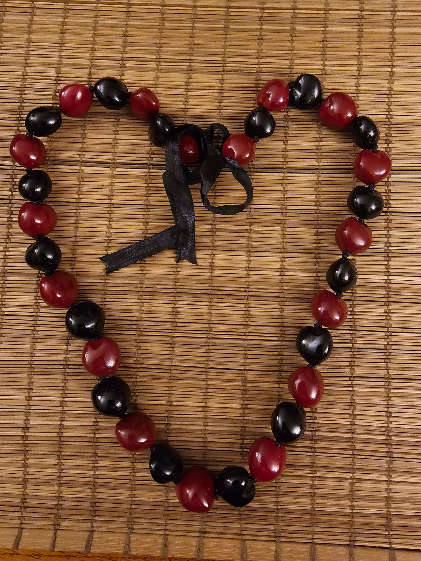 SPORT YOUR TEAM COLORS IN STYLE