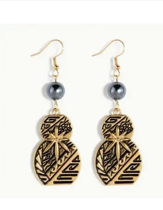 Black and Gold IPU Earrings with Tahitian Pearl